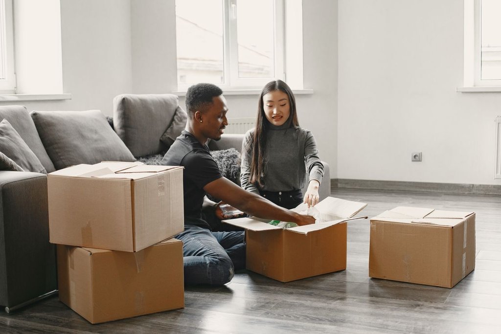 Expats moving into a new home on a temporary rental contract